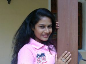 Maheshi Madushanka Rare Photos Without Makeup